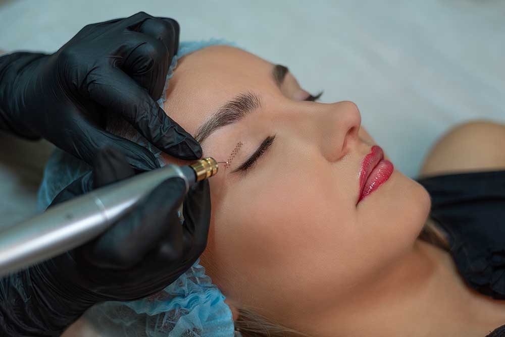 Microblading the brow